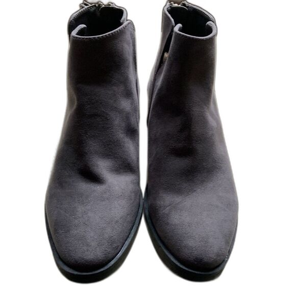 Dolce Vita Grey Vegan Suede Low Heel Ankle Booties Women's size 6.5 Classic - Picture 4 of 8